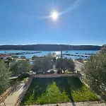 Seafront Family - Sunny Rab Island Διαμέρισμα *