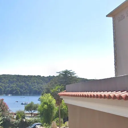 Seafront Family - Sunny Rab Island Apartment *