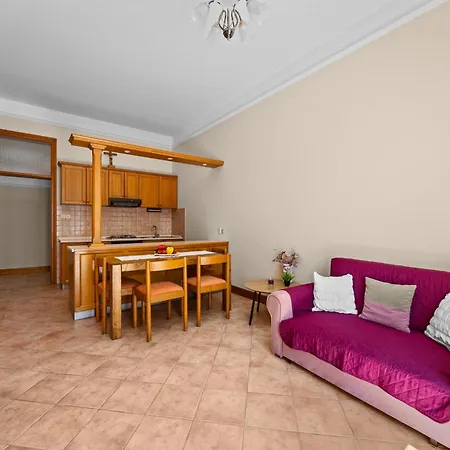 Seafront Family - Sunny Rab Island Daire *