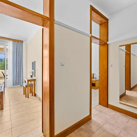 Seafront Family - Sunny Rab Island Daire *