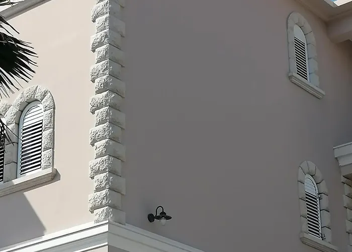 Seafront Family - Sunny Rab Island